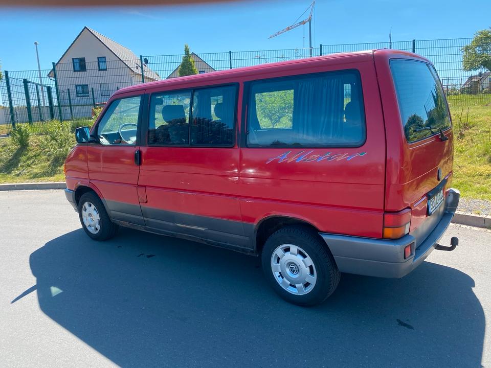 VW T4 Multivan Allstar 1.9TD, 7 Sitze Bus Camper Van пробіг: 345035 рік: Januar 1996 Diesel потужність:68 PS коробка: Manuell 4/5 ціна: 2490 - Фото 19