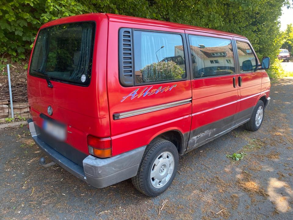 VW T4 Multivan Allstar 1.9TD, 7 Sitze Bus Camper Van пробіг: 345035 рік: Januar 1996 Diesel потужність:68 PS коробка: Manuell 4/5 ціна: 2490 - Фото 7