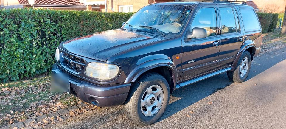 Авто з Европи для військових Ford Explorer  пробіг: 136800 рік: März 2000 Benzin потужність:204 PS Euro2 ціна: 5999 - Фото 1