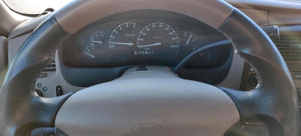 Авто з Европи для військових Ford Explorer  пробіг: 136800 рік: März 2000 Benzin потужність:204 PS Euro2 ціна: 5999 - Фото 11