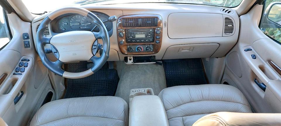 Авто з Европи для військових Ford Explorer  пробіг: 136800 рік: März 2000 Benzin потужність:204 PS Euro2 ціна: 5999 - Фото 7