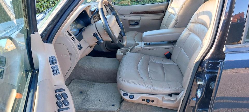 Авто з Европи для військових Ford Explorer  пробіг: 136800 рік: März 2000 Benzin потужність:204 PS Euro2 ціна: 5999 - Фото 9