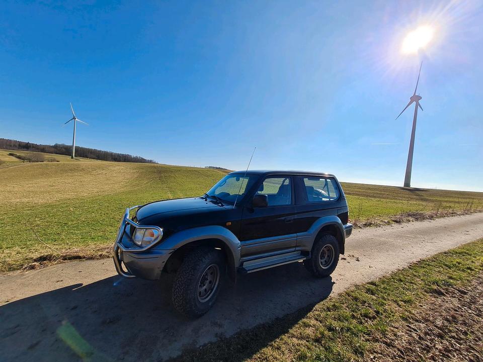 Купити надійне авто Toyota Land Cruiser KZJ 90 пробіг: 425000 Diesel коробка: Manuell коробка: Manuell ціна: 6000 - Фото 2