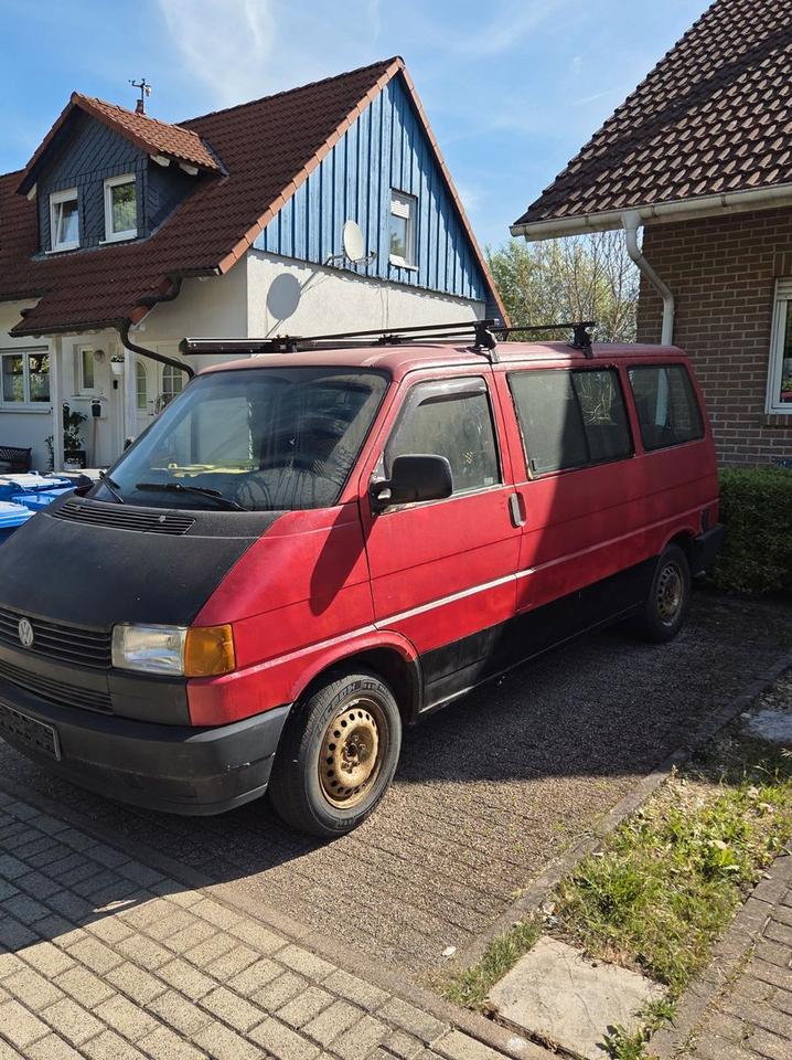 Пригнати авто з Европи Volkswagen T4 Multivan  пробіг: 293535 Diesel потужність:77 PS ціна: 2500 - Фото 0