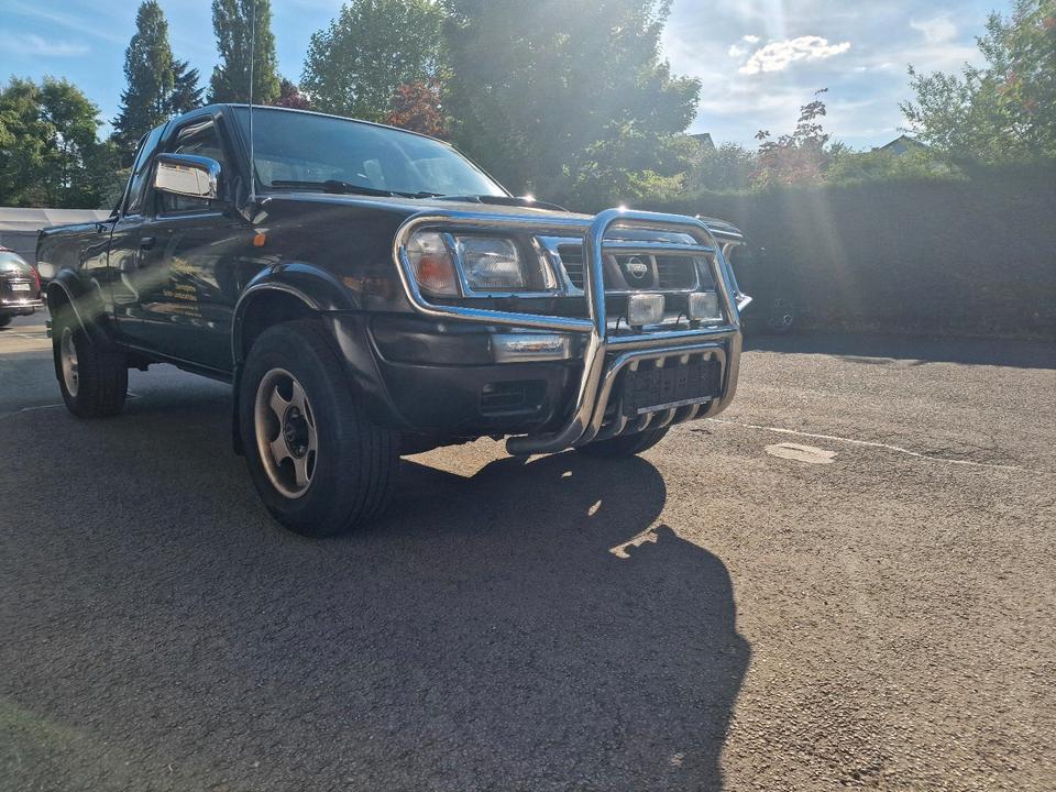 Купити позашляховик Nissan PickUp/2.5TD/Limited Edition  пробіг: 167000 Diesel потужність:101 PS коробка: Manuell ціна: 4999 - Фото 1
