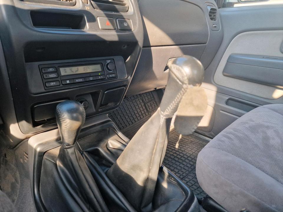 Купити позашляховик Nissan PickUp/2.5TD/Limited Edition  пробіг: 167000 Diesel потужність:101 PS коробка: Manuell ціна: 4999 - Фото 11