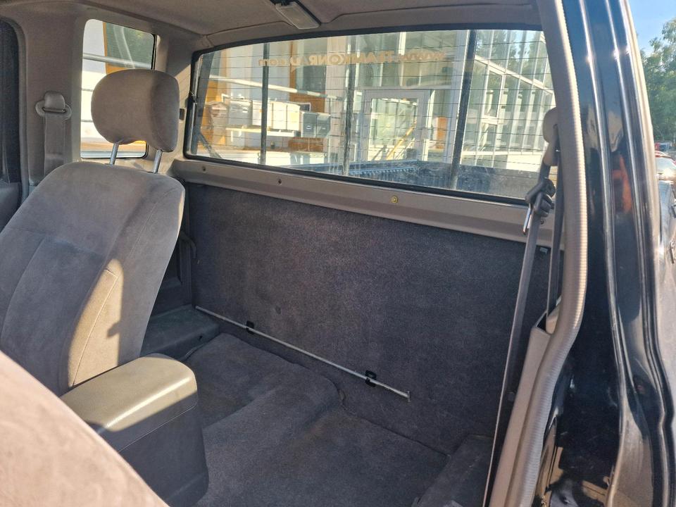Купити позашляховик Nissan PickUp/2.5TD/Limited Edition  пробіг: 167000 Diesel потужність:101 PS коробка: Manuell ціна: 4999 - Фото 7