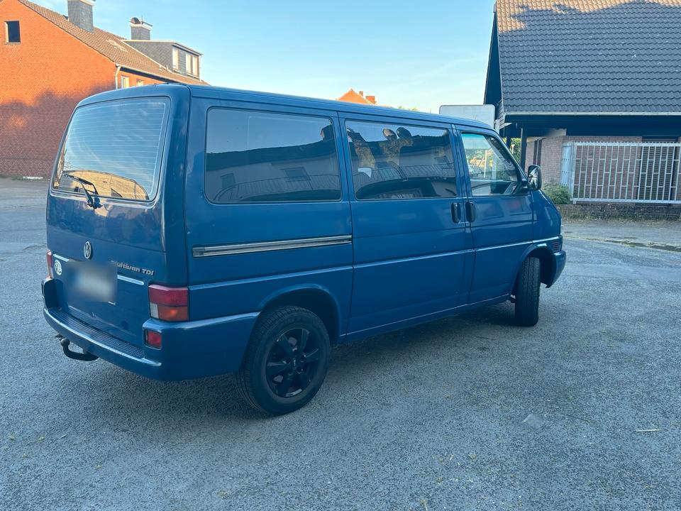 Volkswagen t4 multivan пробіг: 352023 рік: Mai 1997 Diesel потужність:102 PS коробка: Manuell ціна: 4000 - Фото 0