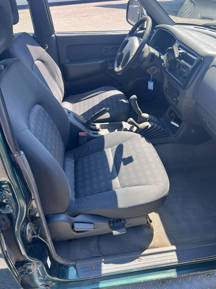 Купити авто для ЗСУ Mitsubishi L200  4x4 пробіг: 230000 рік: Oktober 2005 потужність:116 PS коробка: Manuell ціна: 5300 - Фото 6