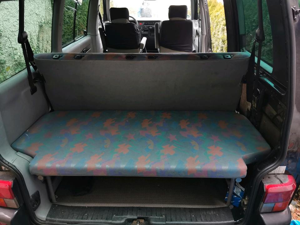 Допомога в пошуку та придбанні авто VW T4 Multivan TDI Acv lange Front пробіг: 460000 рік: März 1999 Diesel потужність:102 PS коробка: Manuell ціна: 3500 - Фото 5