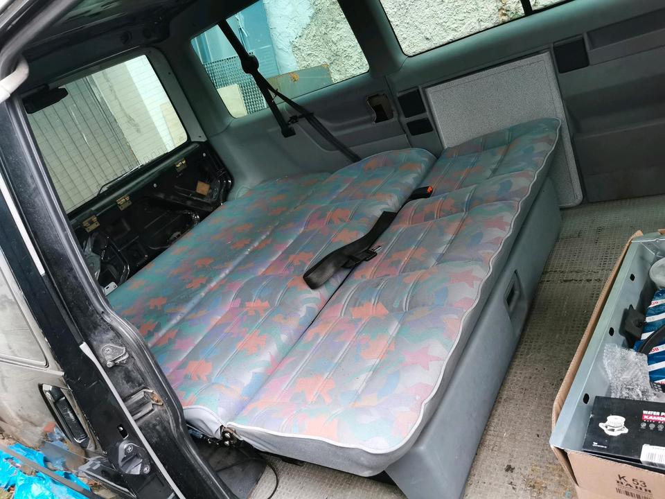 Допомога в пошуку та придбанні авто VW T4 Multivan TDI Acv lange Front пробіг: 460000 рік: März 1999 Diesel потужність:102 PS коробка: Manuell ціна: 3500 - Фото 6