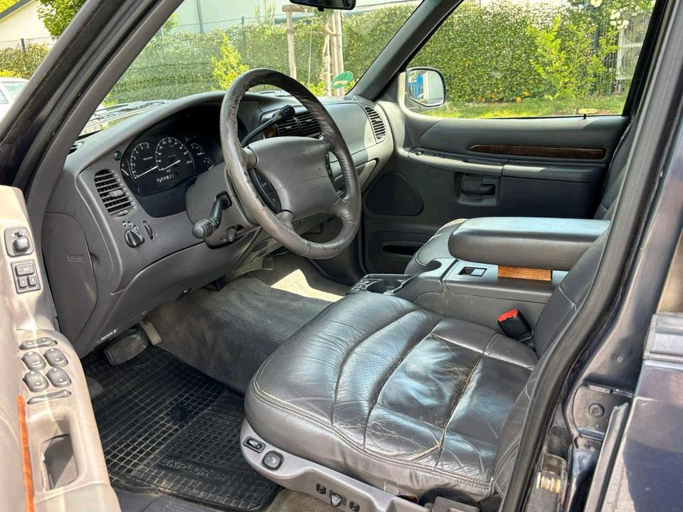 Якісне авто Ford Explorer 4,0l V6 U2  пробіг: 151000 рік: Juli 2001 Benzin потужність:204 PS Euro4 ціна: 2500 - Фото 9