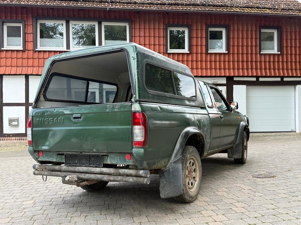 Nissan Navara D22 Pickup Hardtop 4x4 пробіг: 194000 рік: September 1998 Diesel потужність:103 PS коробка: Manuell ціна: 3999 - Фото 2