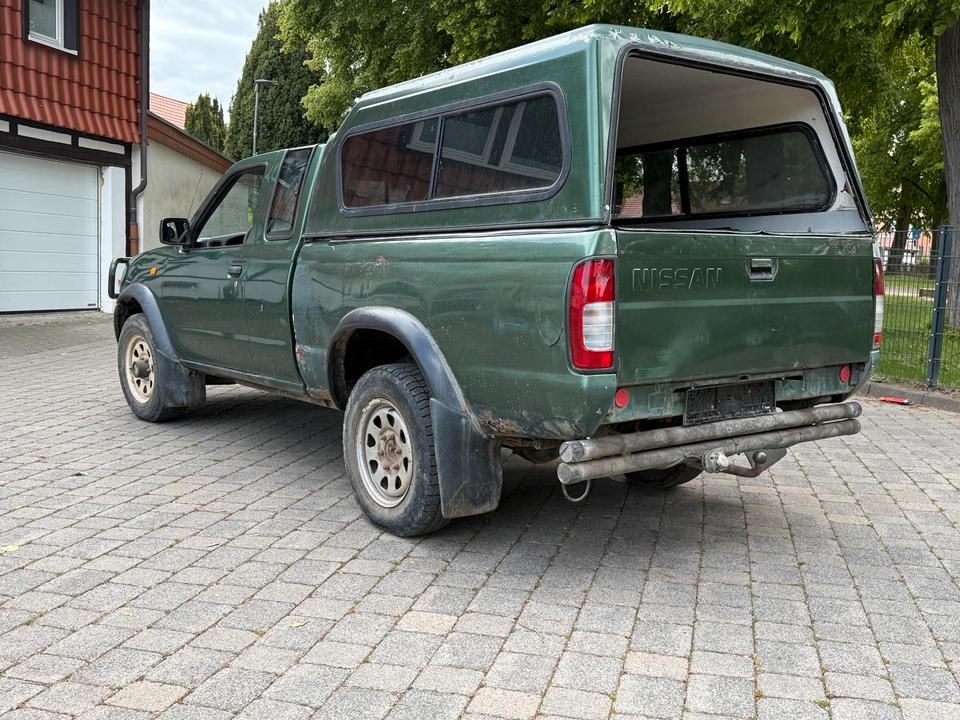 Nissan Navara D22 Pickup Hardtop 4x4 пробіг: 194000 рік: September 1998 Diesel потужність:103 PS коробка: Manuell ціна: 3999 - Фото 3