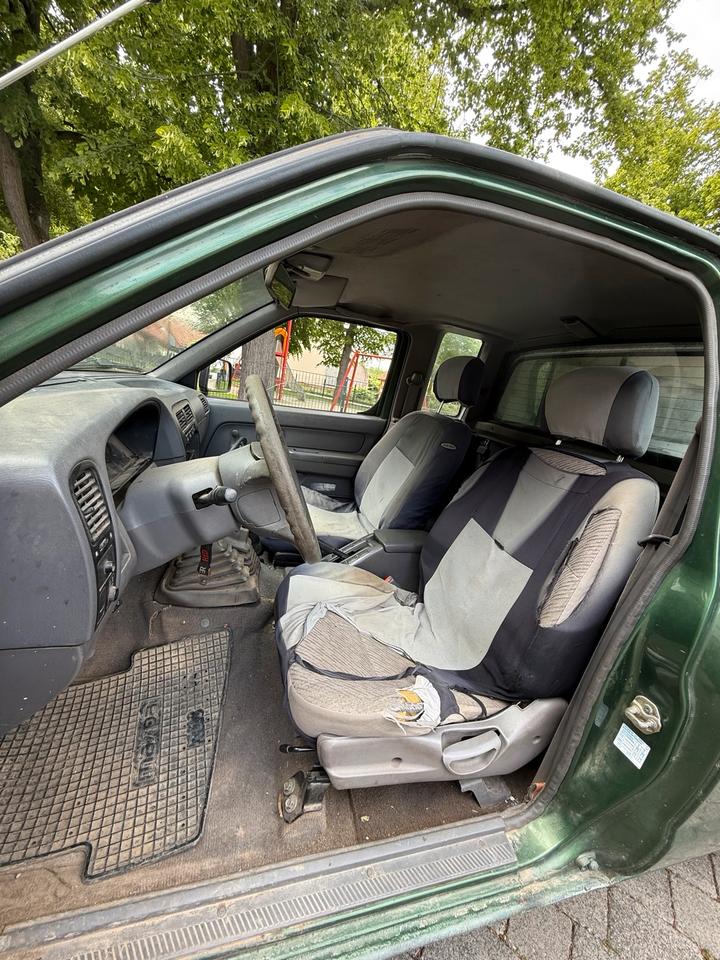 Nissan Navara D22 Pickup Hardtop 4x4 пробіг: 194000 рік: September 1998 Diesel потужність:103 PS коробка: Manuell ціна: 3999 - Фото 6