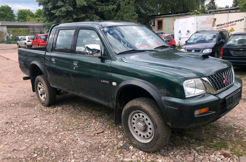 Mitsubishi L200 PickUp 4x4 пробіг: 241785 рік: Juni 2003 Diesel потужність:115 PS коробка: Manuell ціна: 5499 - Фото 0