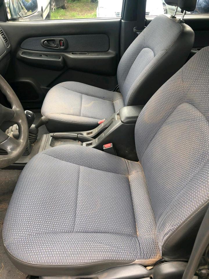 Mitsubishi L200 PickUp 4x4 пробіг: 241785 рік: Juni 2003 Diesel потужність:115 PS коробка: Manuell ціна: 5499 - Фото 3