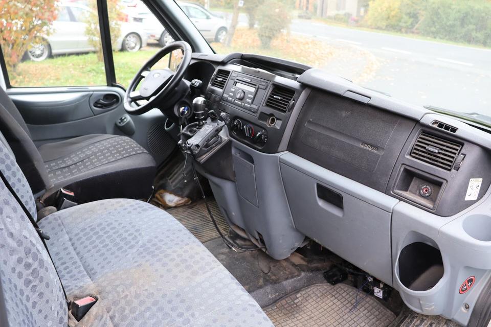 Авто для транспортування для військвих Ford Transit FT350M  пробіг: 184110 рік: Oktober 2010 Diesel ціна: 4998 коробка: Manuell - Фото 4