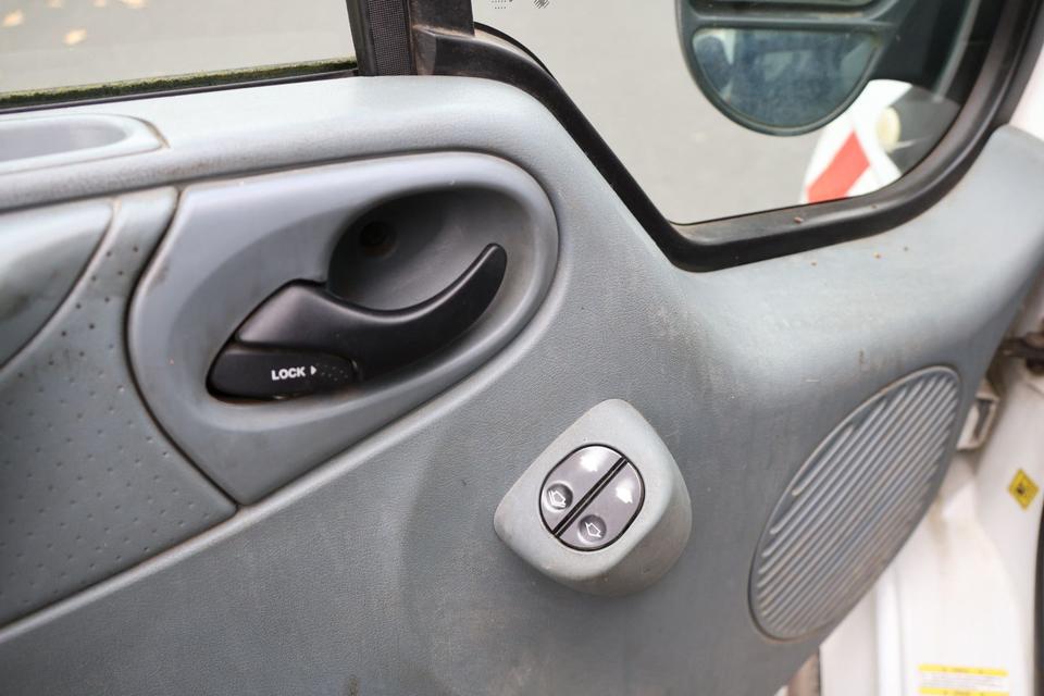 Авто для транспортування для військвих Ford Transit FT350M  пробіг: 184110 рік: Oktober 2010 Diesel ціна: 4998 коробка: Manuell - Фото 9