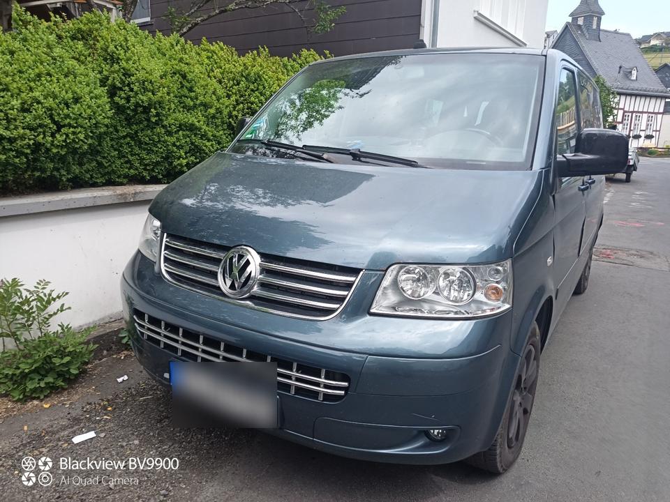 VW T5 Multivan пробіг: 465000 рік: April 2003 Diesel потужність:174 PS коробка: Manuell Mai 2025 ціна: 2600 - Фото 0