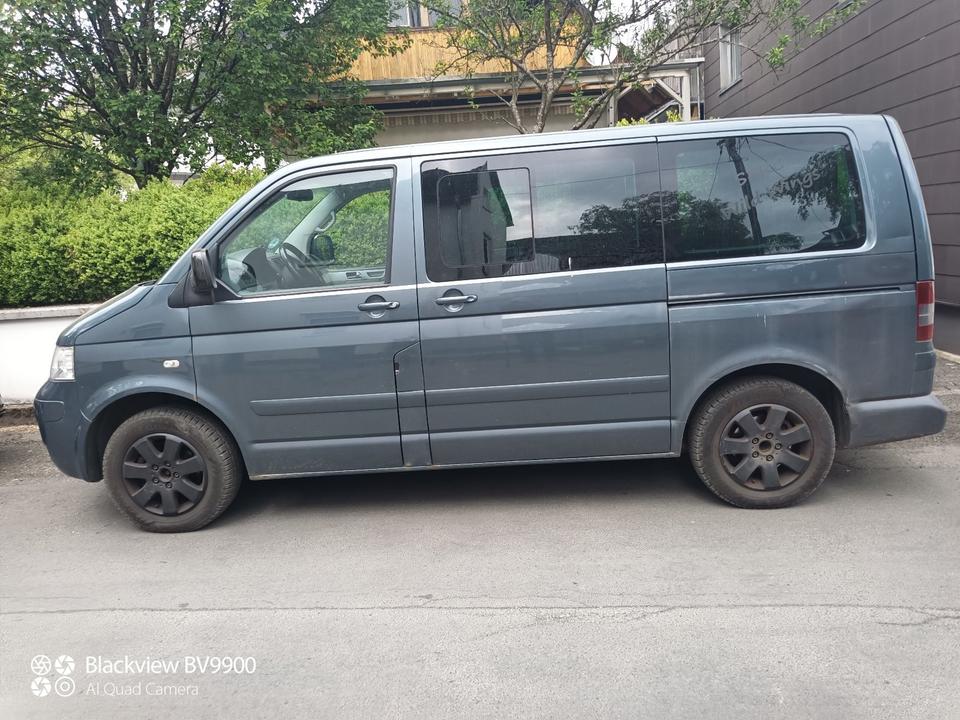 VW T5 Multivan пробіг: 465000 рік: April 2003 Diesel потужність:174 PS коробка: Manuell Mai 2025 ціна: 2600 - Фото 1