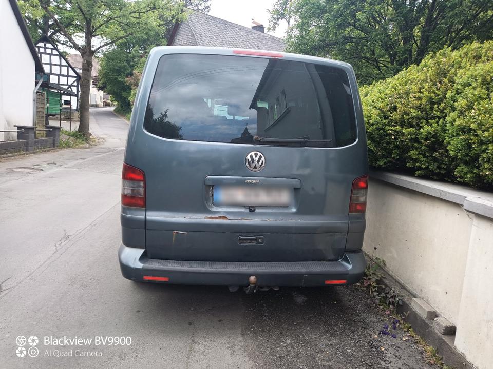 VW T5 Multivan пробіг: 465000 рік: April 2003 Diesel потужність:174 PS коробка: Manuell Mai 2025 ціна: 2600 - Фото 2