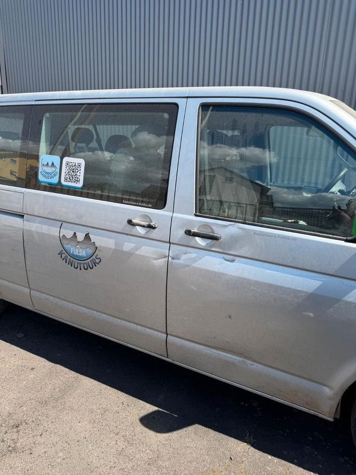 Volkswagen T5 Multivan 2.5 TDI HECKSCAHDEN Motor Läuft пробіг: 230000 рік: Oktober 2004 Diesel потужність:131 PS Van/Bus ціна: 2250 - Фото 3