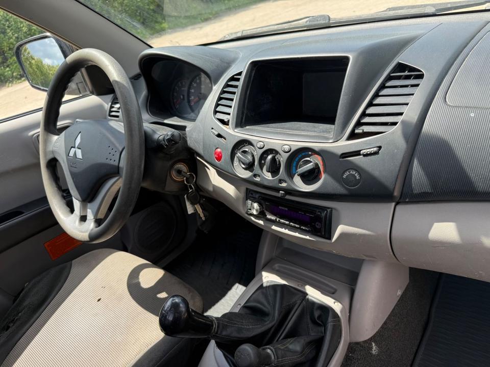 Потужне авто Mitsubishi L200 2.5D 4x4 1-Kabine Klima AHK рік: März 2011 потужність:136 PS Diesel ціна: 5900 - Фото 10