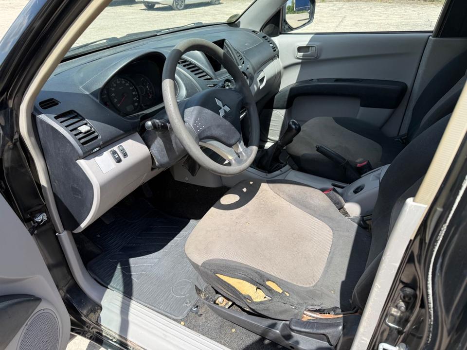 Потужне авто Mitsubishi L200 2.5D 4x4 1-Kabine Klima AHK рік: März 2011 потужність:136 PS Diesel ціна: 5900 - Фото 9