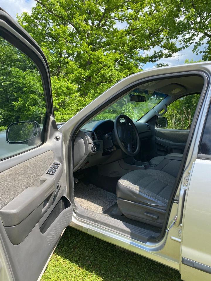  Дпомога з купівлі та пригону авто Ford Explorer V6 4L  пробіг: 174500 рік: Juli 2005 Benzin ціна: 5950 - Фото 6