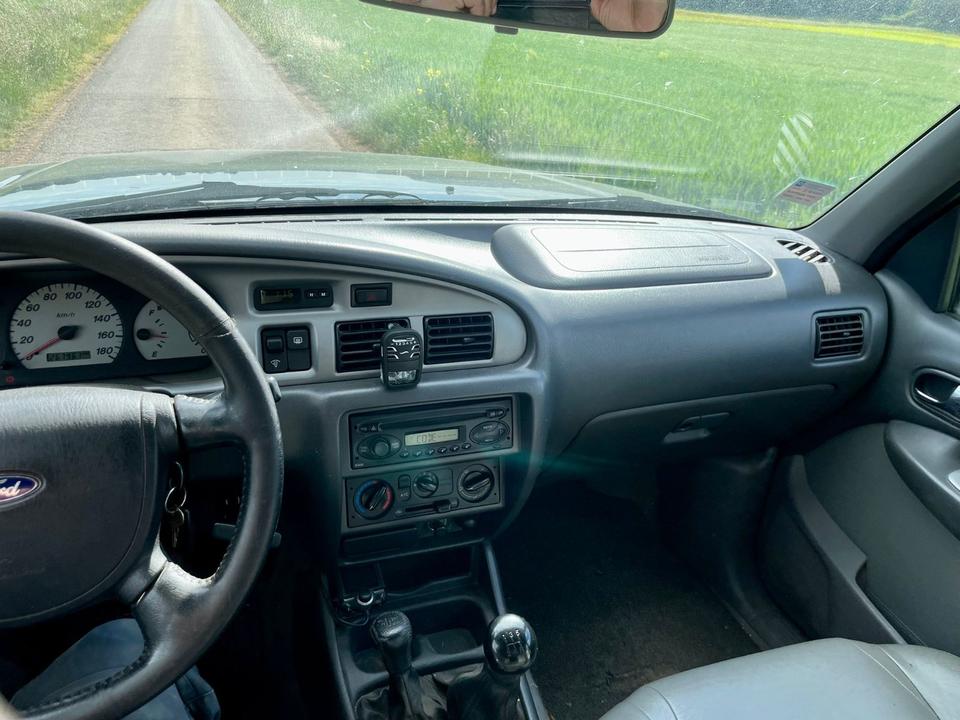 Ford Ranger Pick Up 4x4 Allrad Pickup пробіг: 268000 рік: Dezember 2005 Diesel потужність:110 PS коробка: Manuell ціна: 3800 - Фото 9