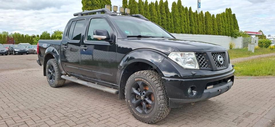 Nissan Navara Pickup Double Cab LE 4X4 пробіг: 305116 рік: September 2009 Diesel потужність:171 PS коробка: Automatik ціна: 3850 - Фото 2