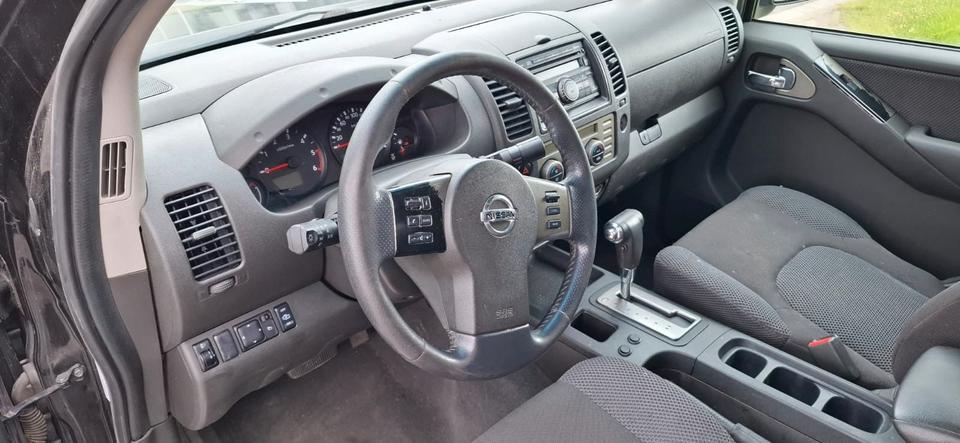 Nissan Navara Pickup Double Cab LE 4X4 пробіг: 305116 рік: September 2009 Diesel потужність:171 PS коробка: Automatik ціна: 3850 - Фото 8