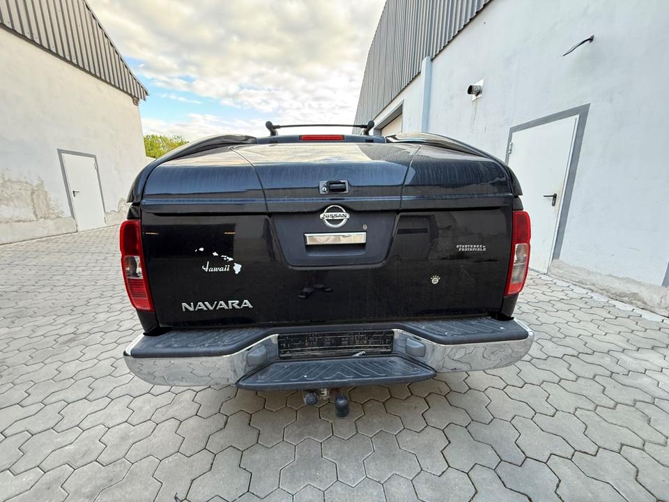 Nissan Navara Pickup Double Cab LE 4X4,Voll пробіг: 269000 рік: Oktober 2006 Diesel потужність:171 PS  коробка: Manuell ціна: 5999 Schwarz Euro4 - Фото 4