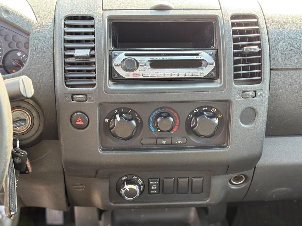 Позашляховик для ЗСУ Nissan Navara Pickup 2.5 DCI King Cab  пробіг: 226700 рік: Juli 2011 Diesel потужність:190 PS коробка: Manuell ціна: 5990 Silber - Фото 13