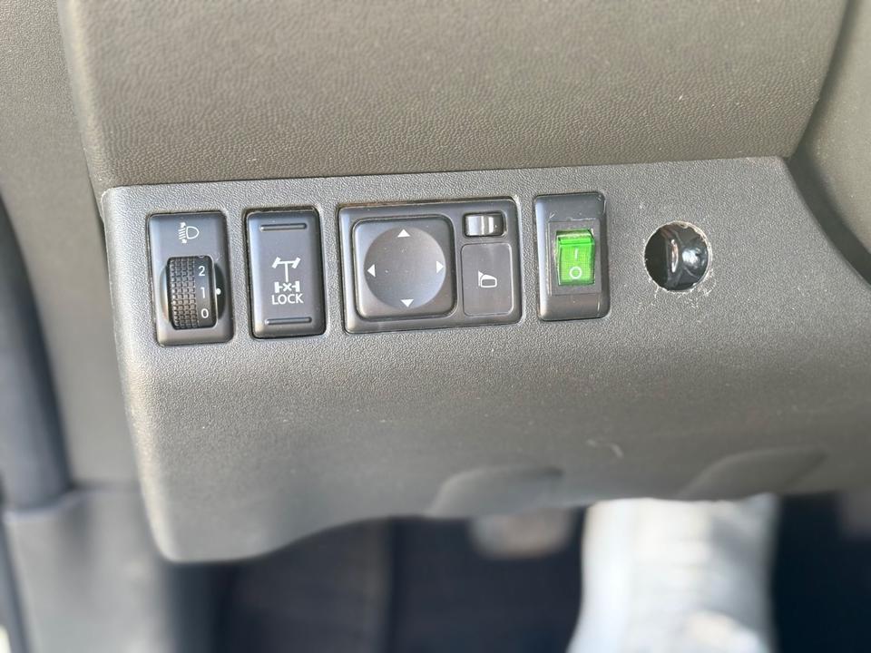 Позашляховик для ЗСУ Nissan Navara Pickup 2.5 DCI King Cab  пробіг: 226700 рік: Juli 2011 Diesel потужність:190 PS коробка: Manuell ціна: 5990 Silber - Фото 14