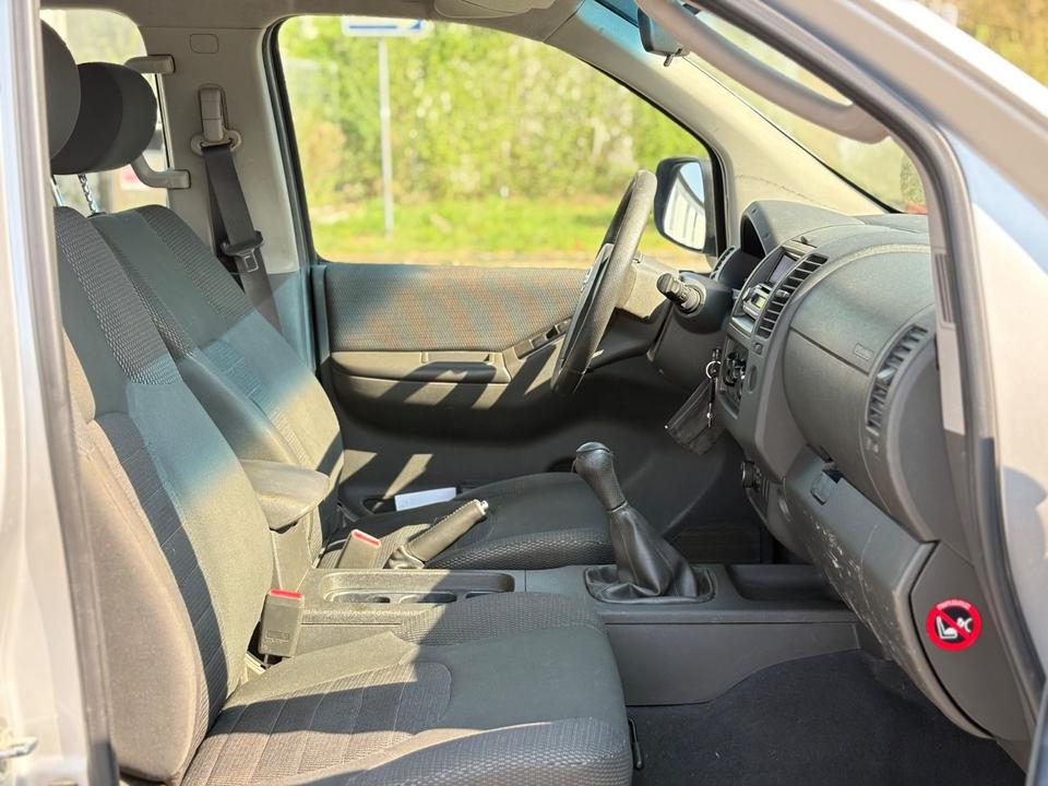 Позашляховик для ЗСУ Nissan Navara Pickup 2.5 DCI King Cab  пробіг: 226700 рік: Juli 2011 Diesel потужність:190 PS коробка: Manuell ціна: 5990 Silber - Фото 9