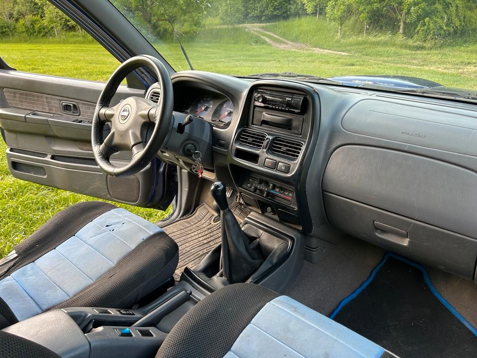 Nissan Navara d22 4x4 pickup пробіг: 296000 рік: August 2004 Diesel потужність:136 PS коробка: Manuell Dezember 2025 ціна: 4500 - Фото 6