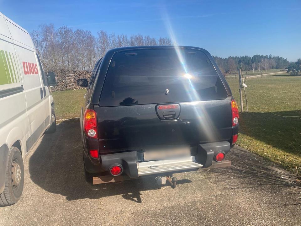 Авто за Европи на передову Mitsubishi L200 Doppelkabine  пробіг: 142879 рік: September 2006 Diesel потужність:136 PS коробка: Manuell ціна: 5700 Schwarz - Фото 0