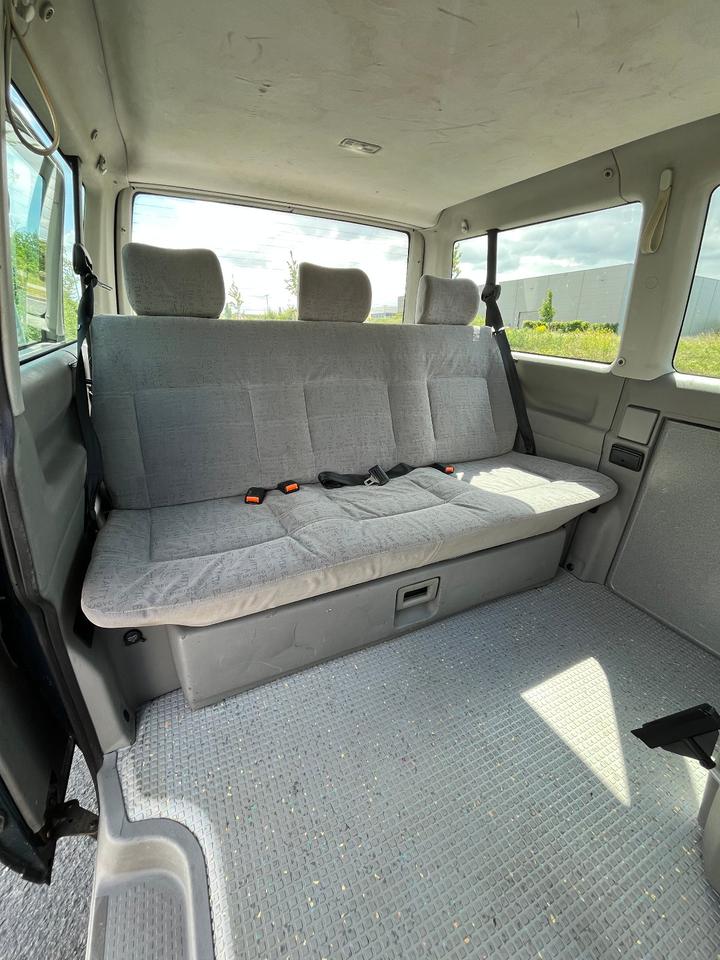 Бус купити пригнати з Европи VW T4 2.5 TDI Multivan пробіг: 476570 рік: März 1998 Diesel потужність:102 PS коробка: Manuell ціна: 4000 Grün - Фото 11