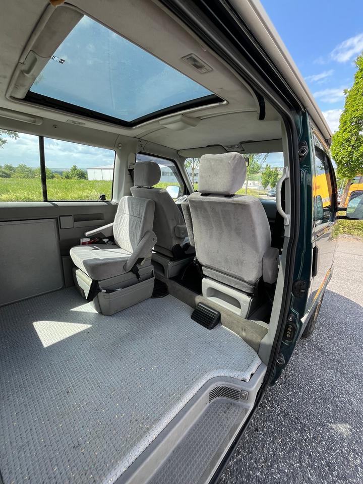 Бус купити пригнати з Европи VW T4 2.5 TDI Multivan пробіг: 476570 рік: März 1998 Diesel потужність:102 PS коробка: Manuell ціна: 4000 Grün - Фото 12