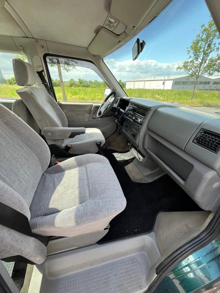 Бус купити пригнати з Европи VW T4 2.5 TDI Multivan пробіг: 476570 рік: März 1998 Diesel потужність:102 PS коробка: Manuell ціна: 4000 Grün - Фото 9