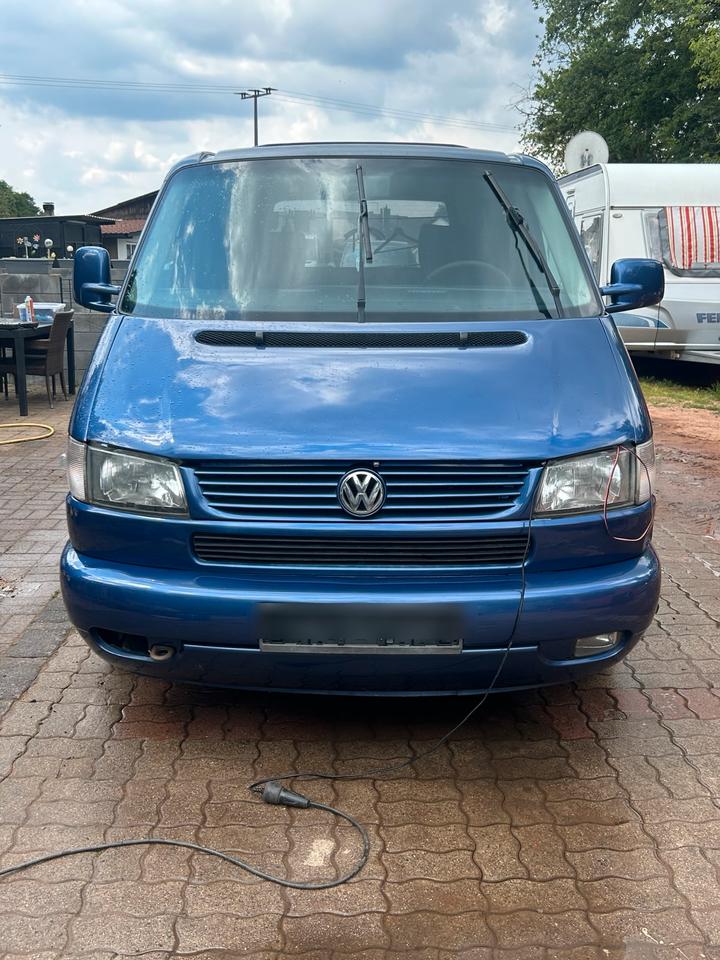 Европейська автіивка для траспортування VW T4 Multivan Caravelle TDI 2,5l  пробіг: 259900 потужність:102 PS Diesel ціна: 3400 - Фото 1