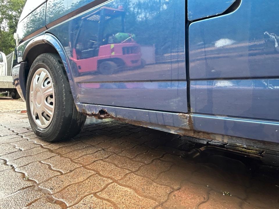 Европейська автіивка для траспортування VW T4 Multivan Caravelle TDI 2,5l  пробіг: 259900 потужність:102 PS Diesel ціна: 3400 - Фото 13