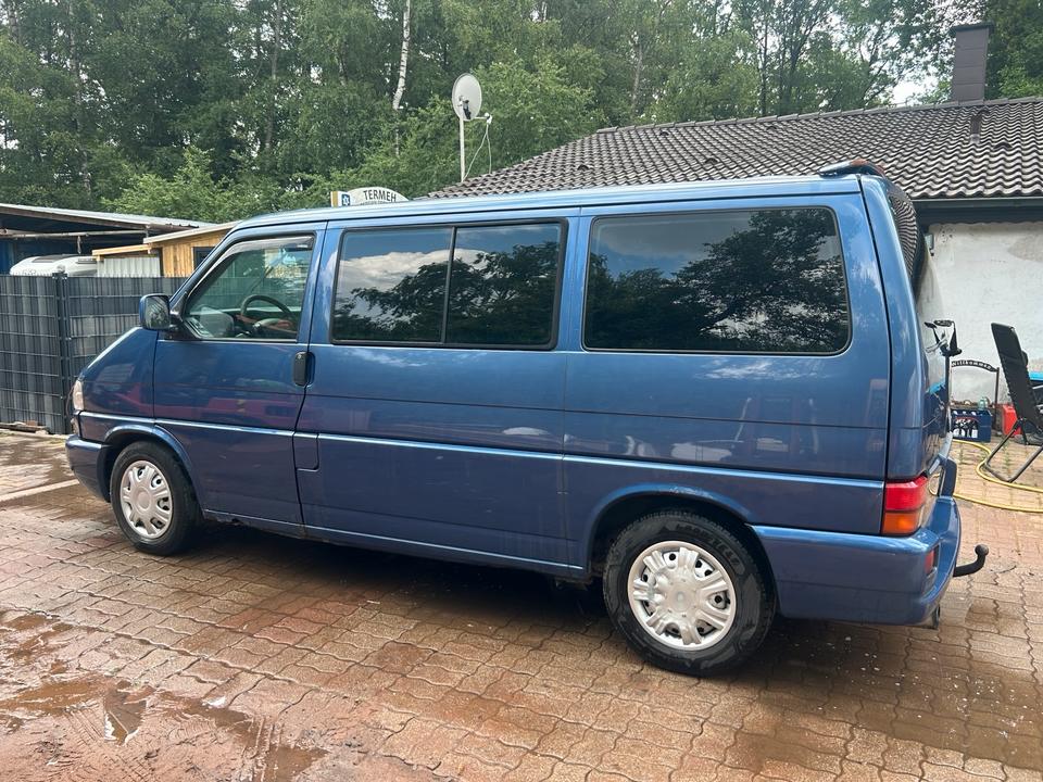 Европейська автіивка для траспортування VW T4 Multivan Caravelle TDI 2,5l  пробіг: 259900 потужність:102 PS Diesel ціна: 3400 - Фото 2