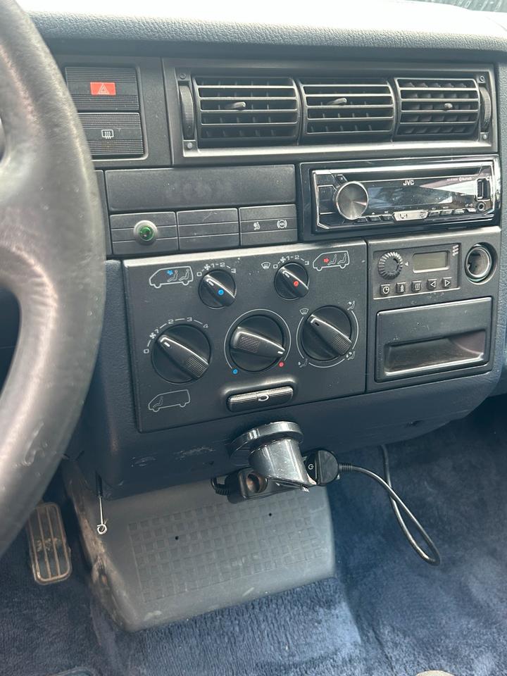 Европейська автіивка для траспортування VW T4 Multivan Caravelle TDI 2,5l  пробіг: 259900 потужність:102 PS Diesel ціна: 3400 - Фото 6