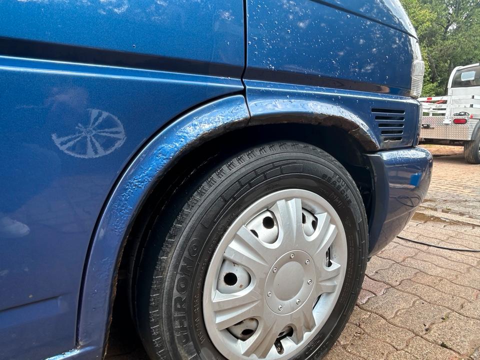 Европейська автіивка для траспортування VW T4 Multivan Caravelle TDI 2,5l  пробіг: 259900 потужність:102 PS Diesel ціна: 3400 - Фото 9