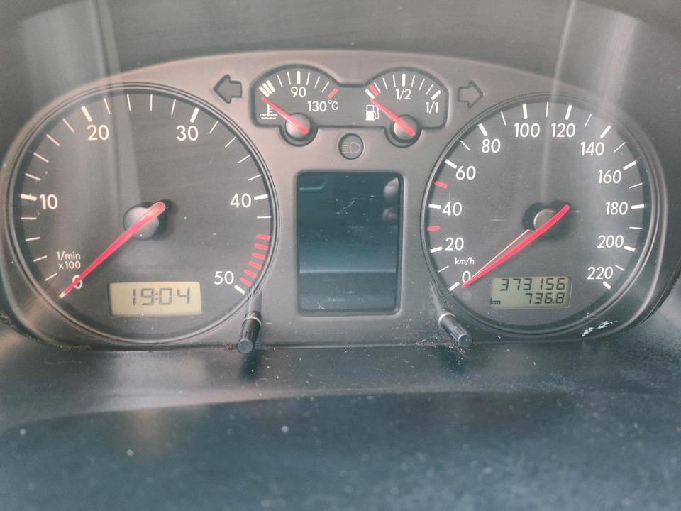 Бус авто Європи з VW T4 Multivan  2,5 TDI пробіг: 373156 рік: Februar 2001 потужність:101 PS потужність:101 PS ціна: 3750 - Фото 10