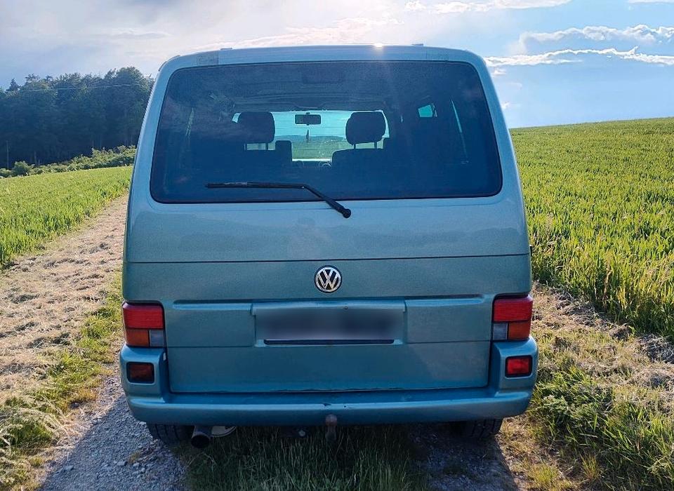 Бус авто Європи з VW T4 Multivan  2,5 TDI пробіг: 373156 рік: Februar 2001 потужність:101 PS потужність:101 PS ціна: 3750 - Фото 3