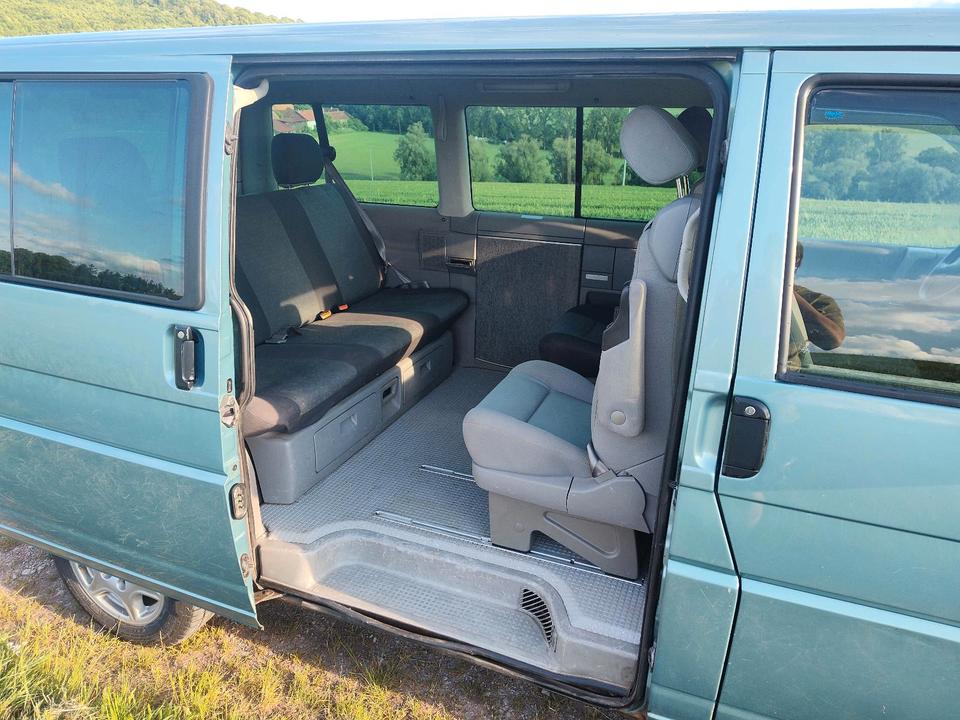 Бус авто Європи з VW T4 Multivan  2,5 TDI пробіг: 373156 рік: Februar 2001 потужність:101 PS потужність:101 PS ціна: 3750 - Фото 5